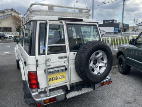 再販モデル　ランドクルーザー70バン　ガソリン車　リアラダー　